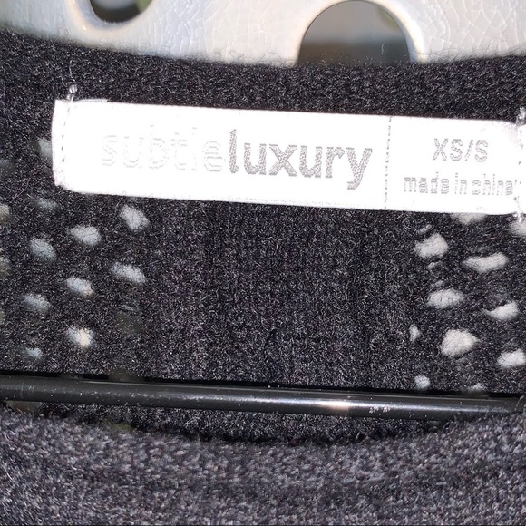 Subtle Luxury 100% Cashmere Black Button Accent Crewneck Sweater NEW Size S - Picture 4 of 5